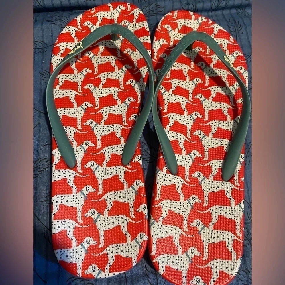 Joules Dalmatian print flip flops 10